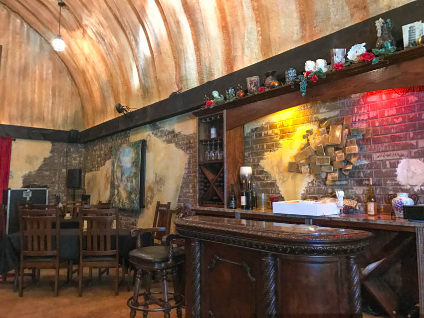 Visit some of the best vineyards in North Georgia. North Georgia is beautiful with fantastic greenery, the Blue Ridge Mountains, and wonderful wine tours. #HelenGA #BlueRidgeMountains #WineriesinGeorgia Serenity Cellars