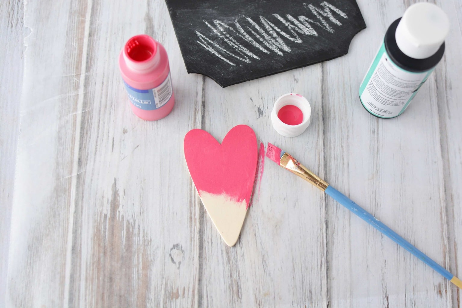 Valentine's Day Wreath, DIY Homemade Wreath, DIY Valentine's Day Wreath, Valentine's Day Crafts, DIY Tutorial for Valentine's Day Wreath, DIY Wreath for Front door