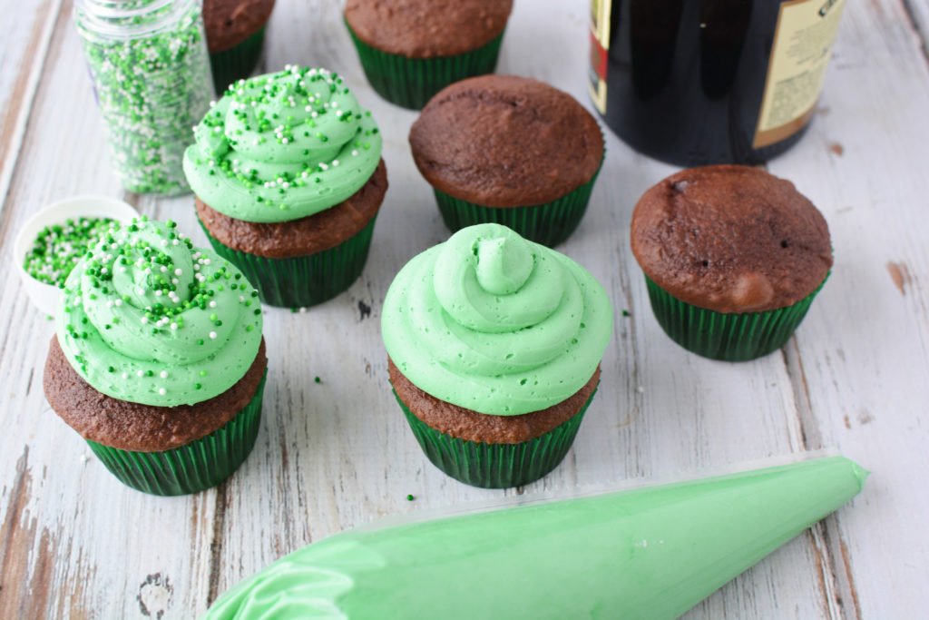 Irish cream cupcakes, bailey's Irish cream cupcakes, Irish cream chocolate cupcakes, cupcakes for st. patties day, St Patricks day recipes