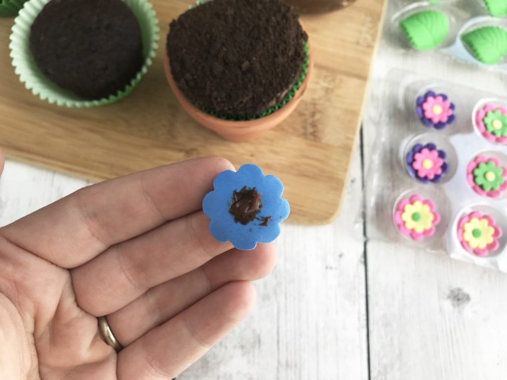 Flower Pot Cupcakes, Cupcake Recipe, Chocolate Flower Pot Cupcakes, Kids Dessert Recipe