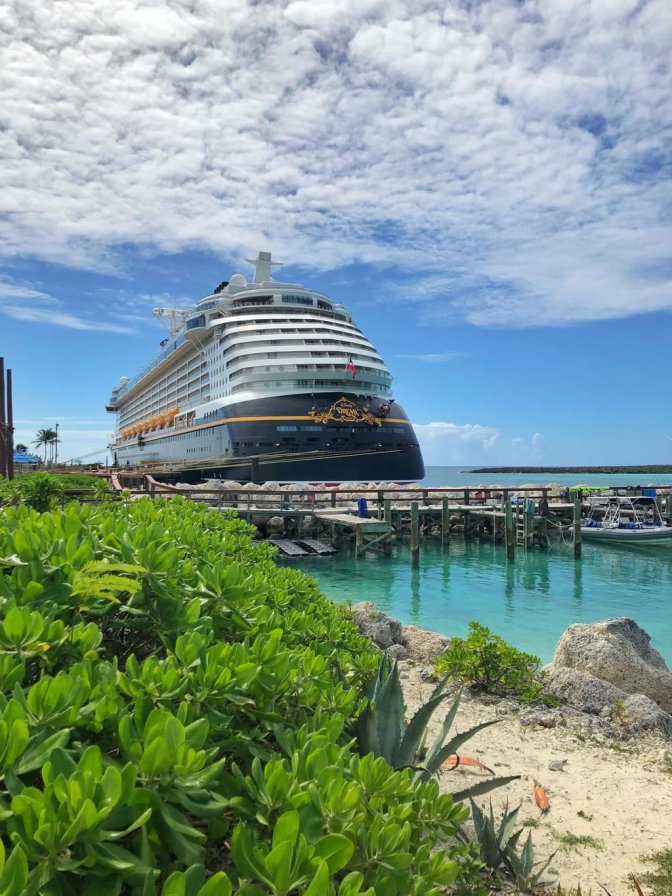 top-7-tips-when-booking-a-disney-land-and-sea-vacation