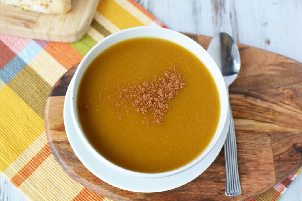Instant Pot Butternut Squash Soup: This butternut squash soup is the perfect Fall Soup Recipe for lunch or dinner or to add to your Thanksgiving meal. Butternut Squash Soup, Instant Pot Butternut Squash Soup, Fall Soup Recipes, Recipes with Butternut Squash