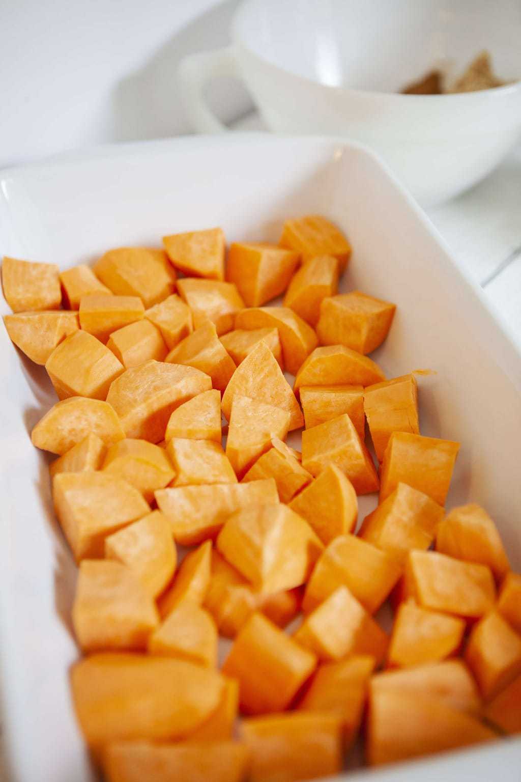 Candied Yam and Marshmallow Bake: Easy Thanksgiving or Christmas Dish