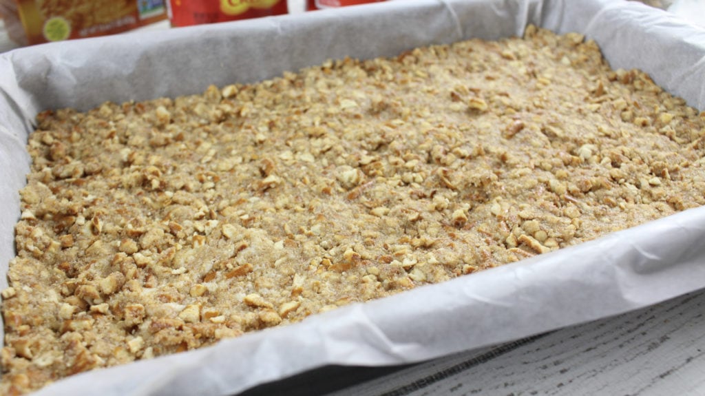 Peanut Butter & Jelly Pretzel Bars Peanut Butter & Jelly Pretzel Bars