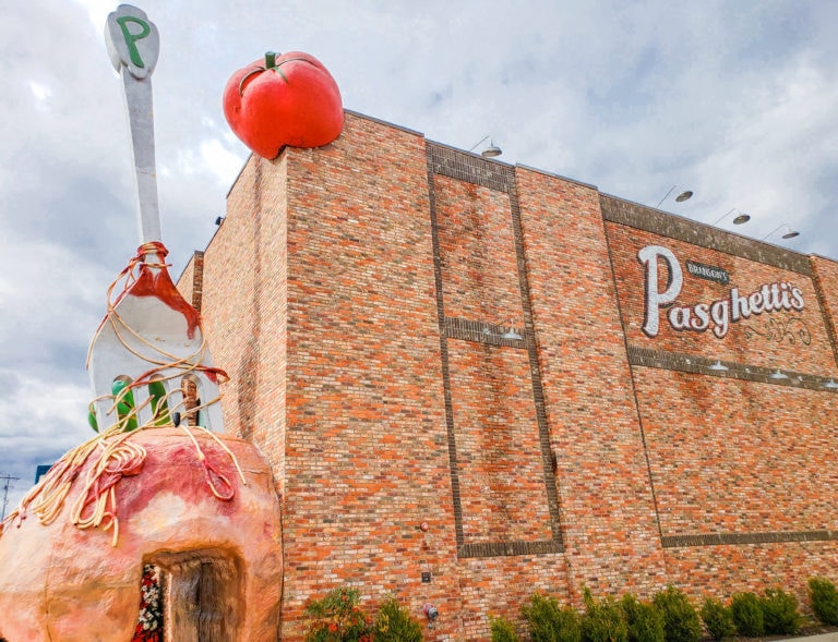 Top 13 Unique Restaurants in Branson Plus Great Shopping & Entertainment