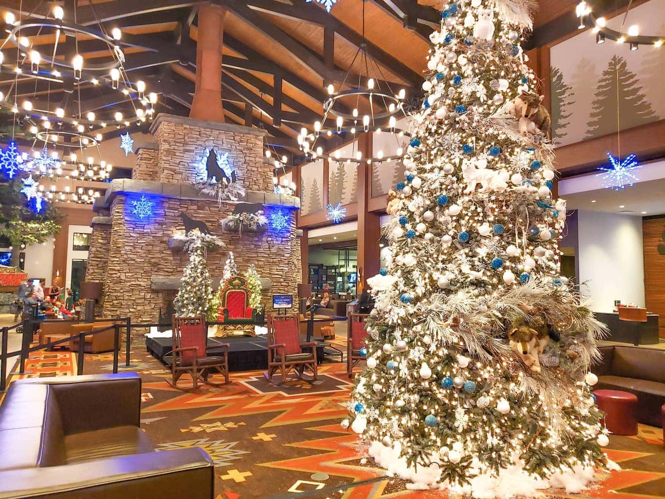 5 Howling Good Reasons to stay at the Great Wolf Lodge During the Holidays
