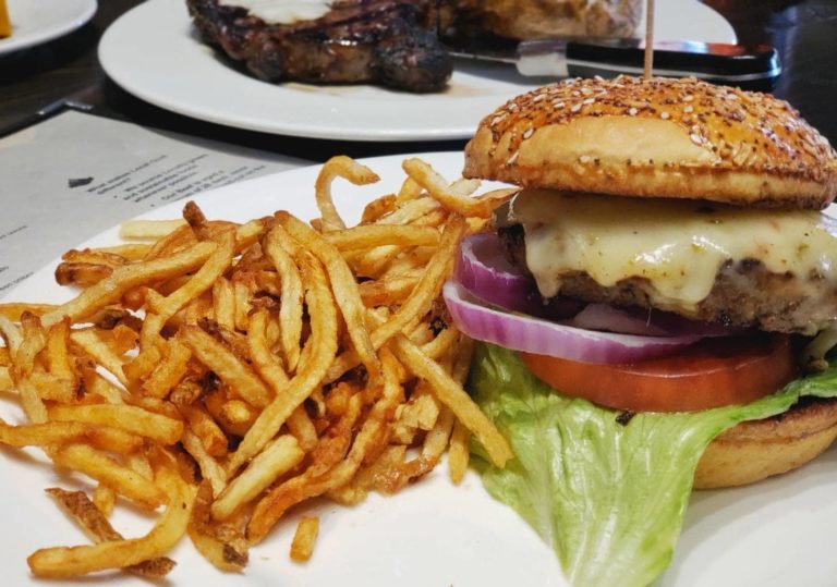 Best Places to Eat With Your Family in Pigeon TN