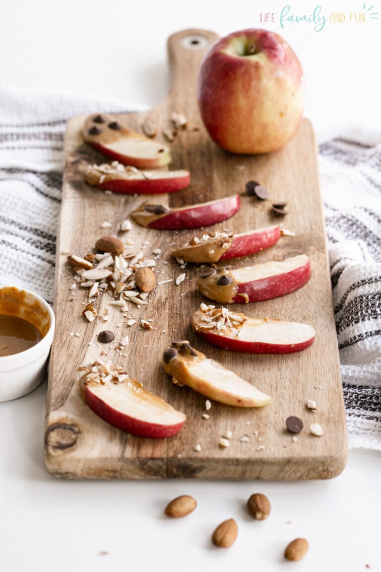 Apple Slices with Peanut Butter Dip Easy And Healthy Snacks