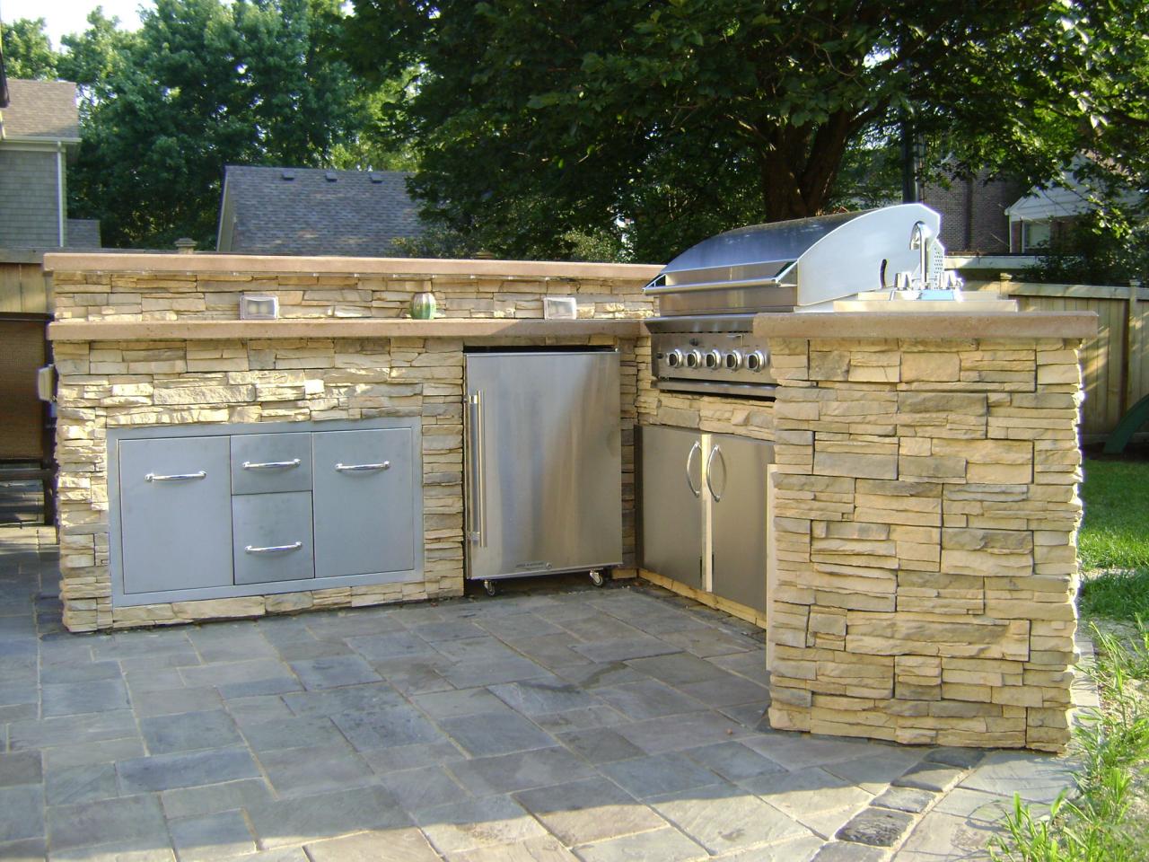 DIY Outdoor Kitchen Ideas For Hot Summer Days