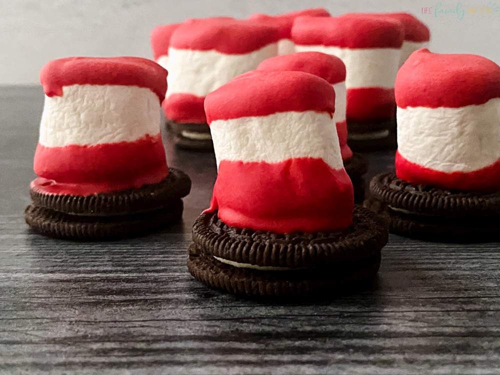 How to Make Dr. Seuss Marshmallow Hats
