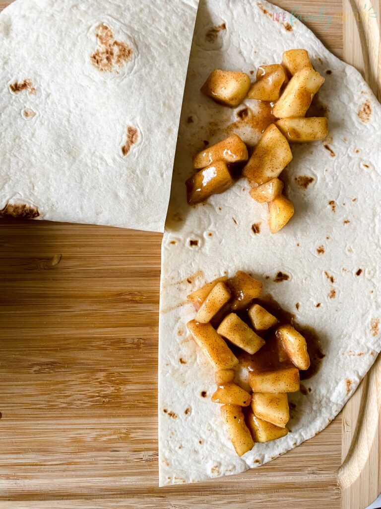 Delicious And Easy Tortilla Apple Pie Recipe